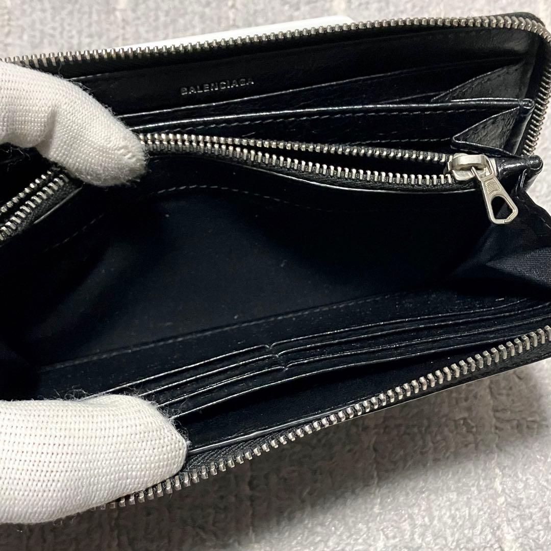 バレンシアガ［シワ加工］ラウンドジップ　長財布　ブラック　レザー　シルバー