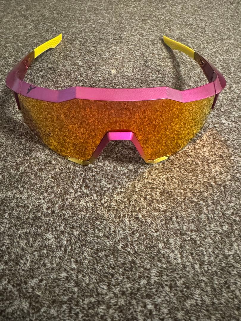 100%サングラスタティスJrモデル