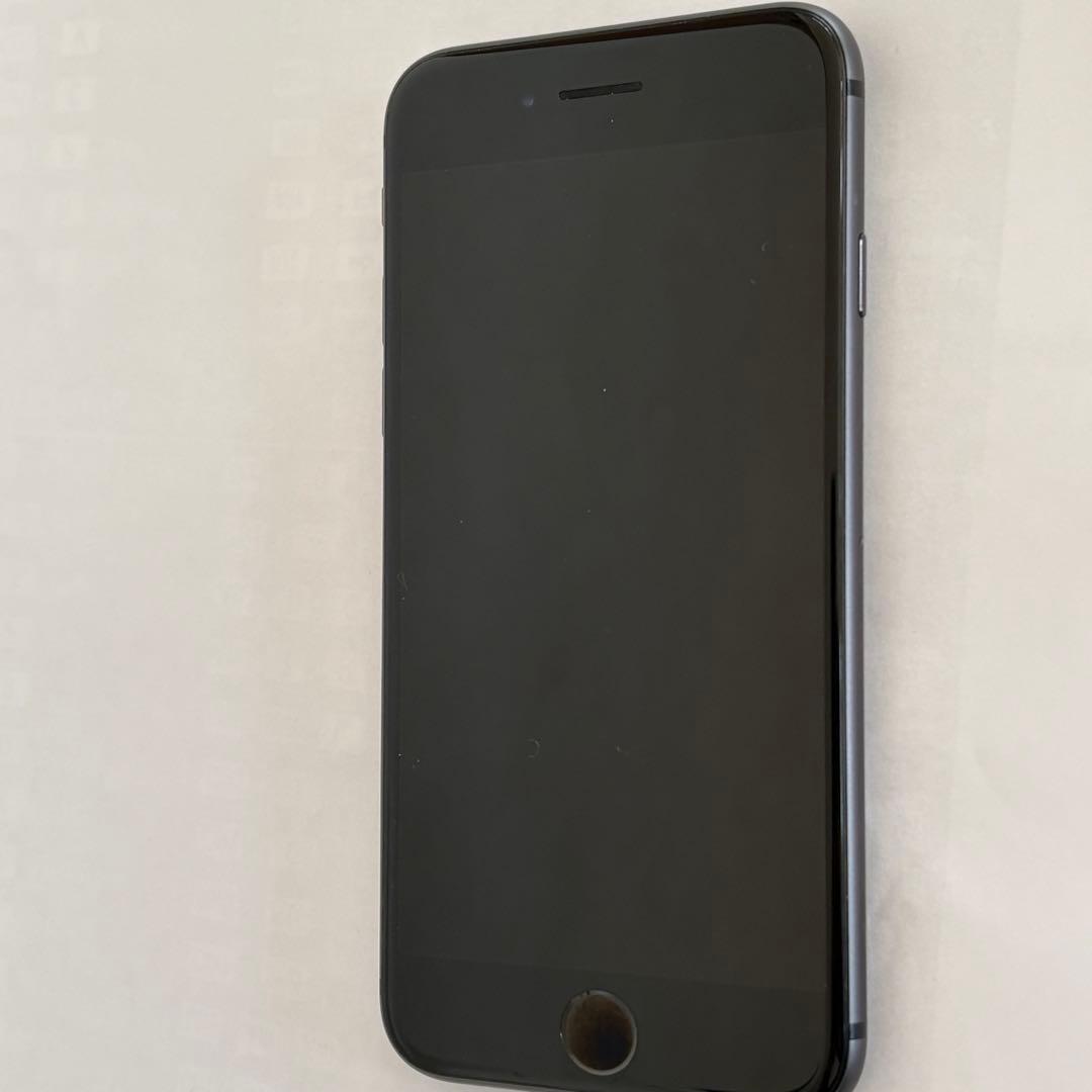 iphone8 ブラック　バッテリー81%