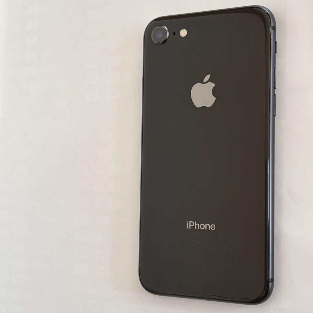 iphone8 ブラック　バッテリー81%