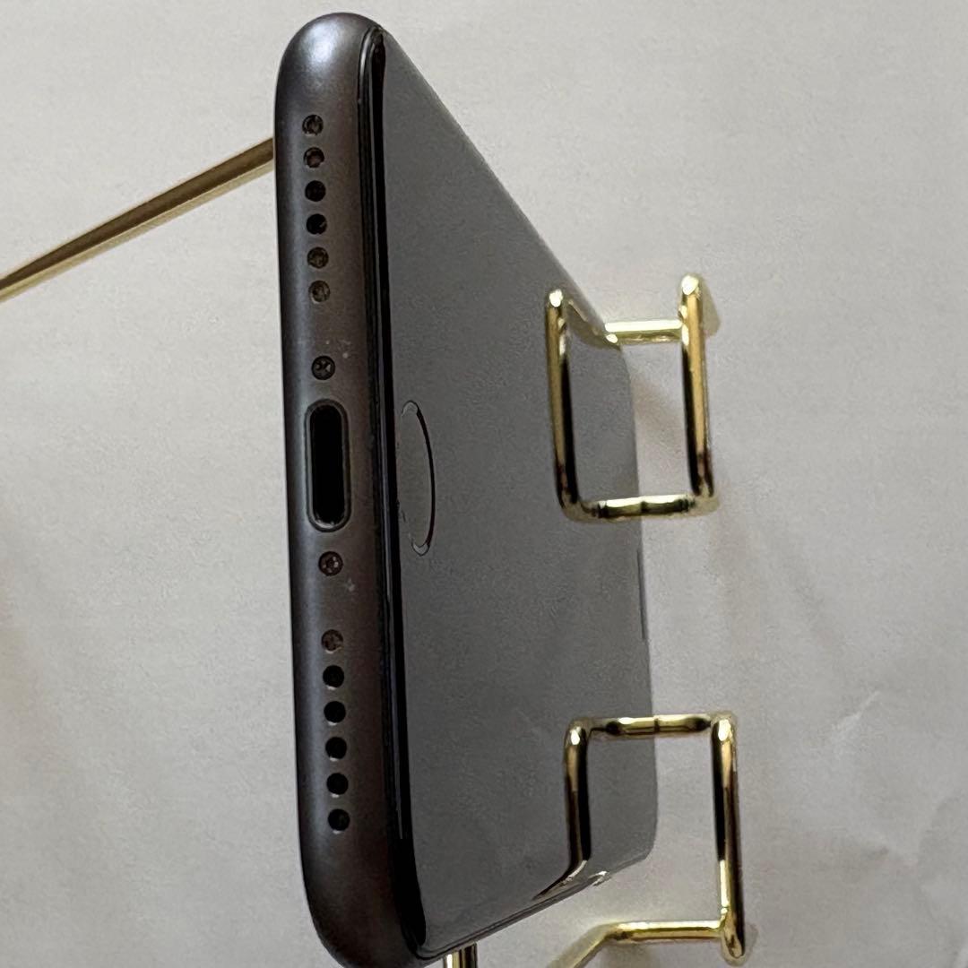 iphone8 ブラック　バッテリー81%