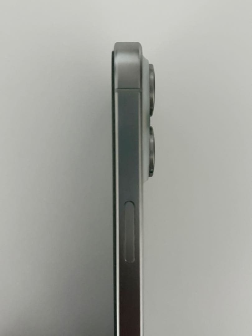 iPhone 15 Pro 256GB ホワイトチタニウム