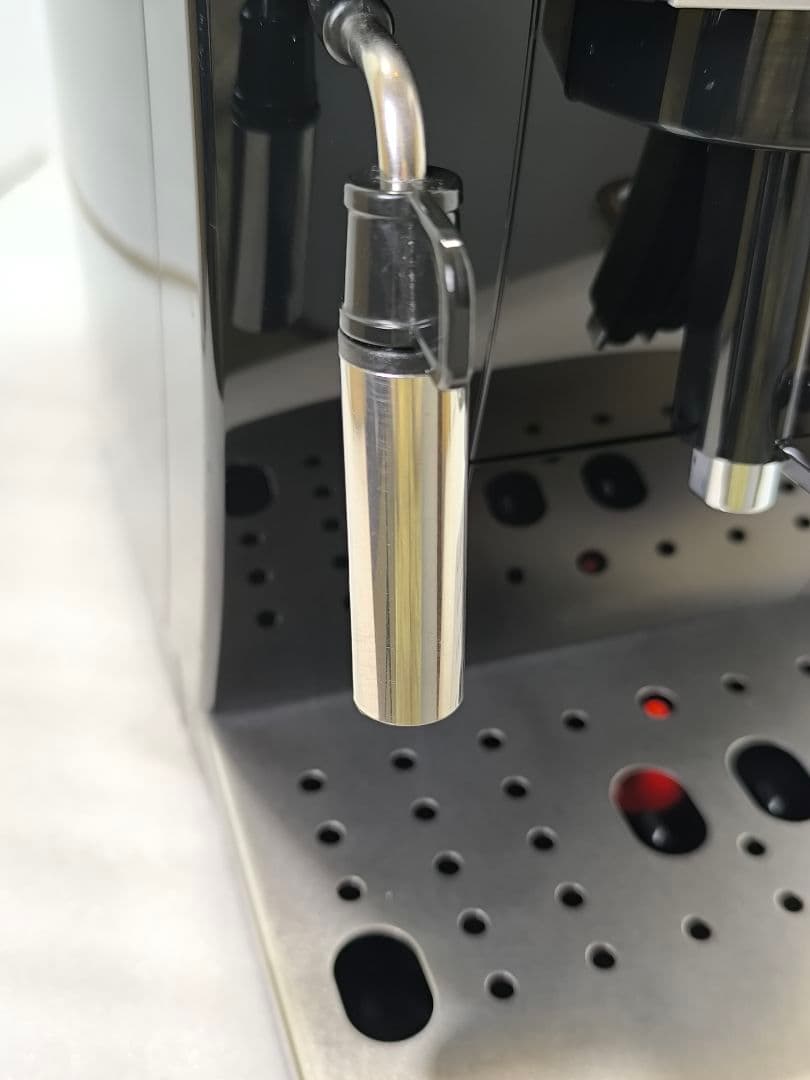 デロンギ　コンパクト全自動コーヒーマシンマグニフィカS ECAM22112B　6