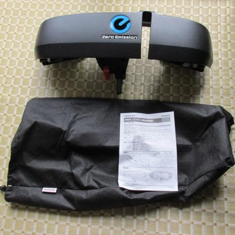 日産リーフ　ZE1用　充電ポートカバー