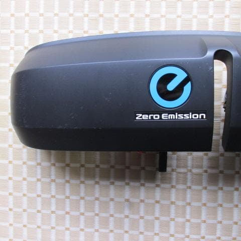 日産リーフ　ZE1用　充電ポートカバー
