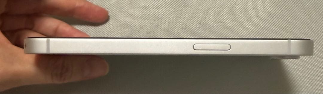 ✨美品✨ iPhone16e バッテリー100% 256G ホワイト