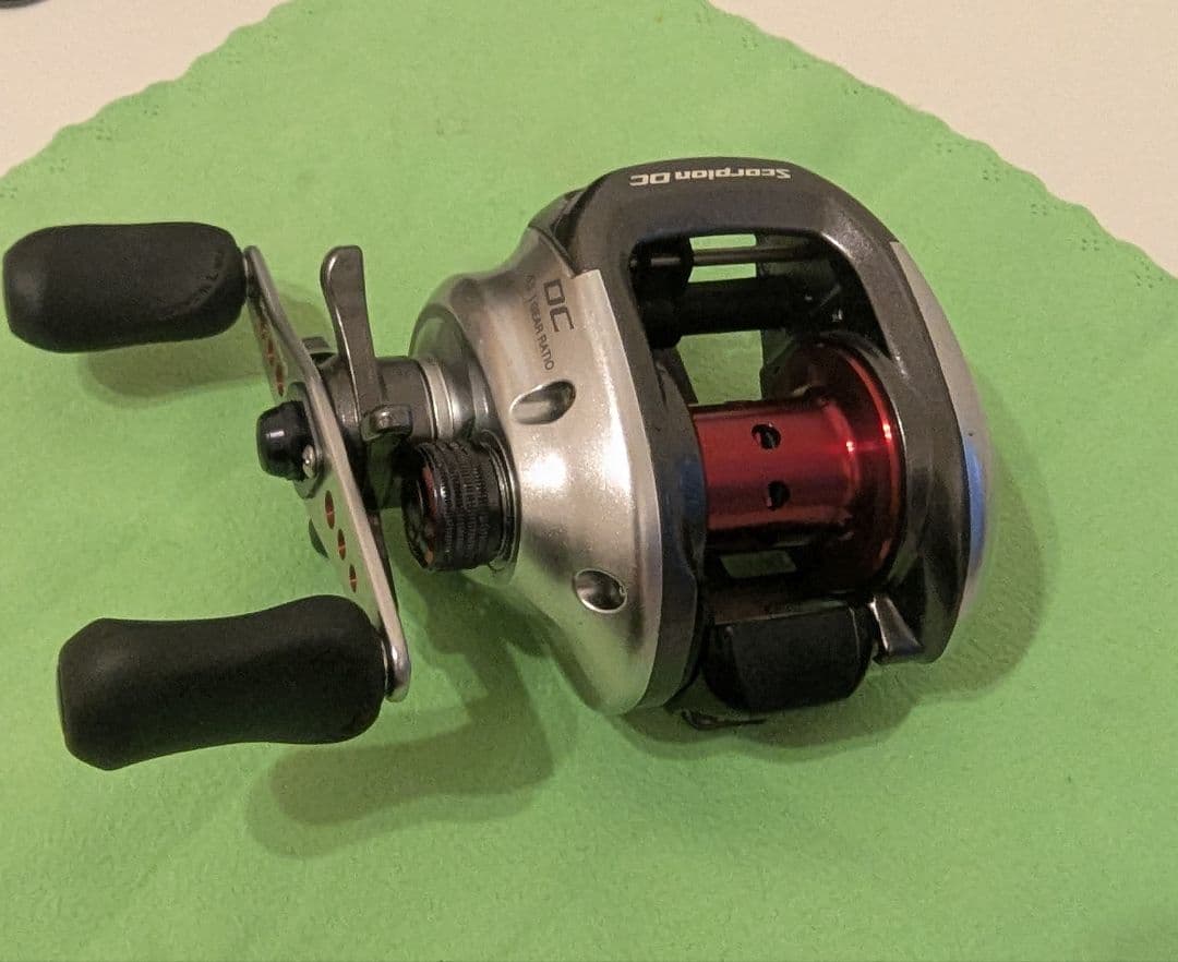 【美品】シマノ 11スコーピオンDC 左ハンドル ギヤ比6.3