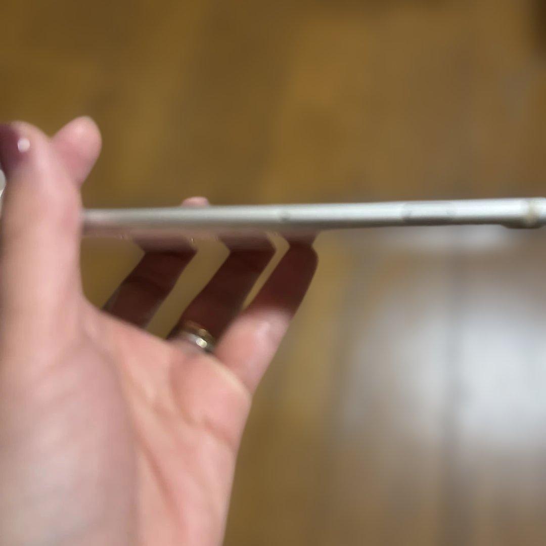 お値下げ！Apple iPhone SE本体 ホワイト