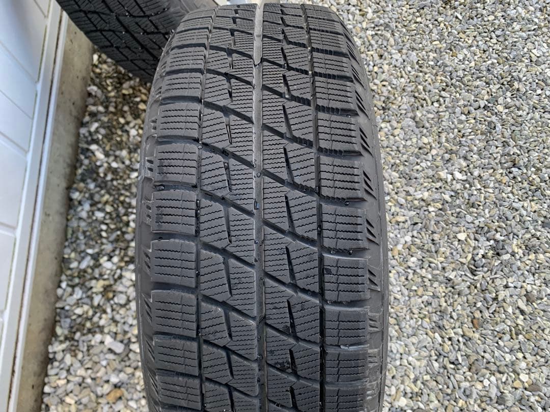 16インチ 205/60スタッドレスタイヤ　ホイールセット（ステップワゴン）