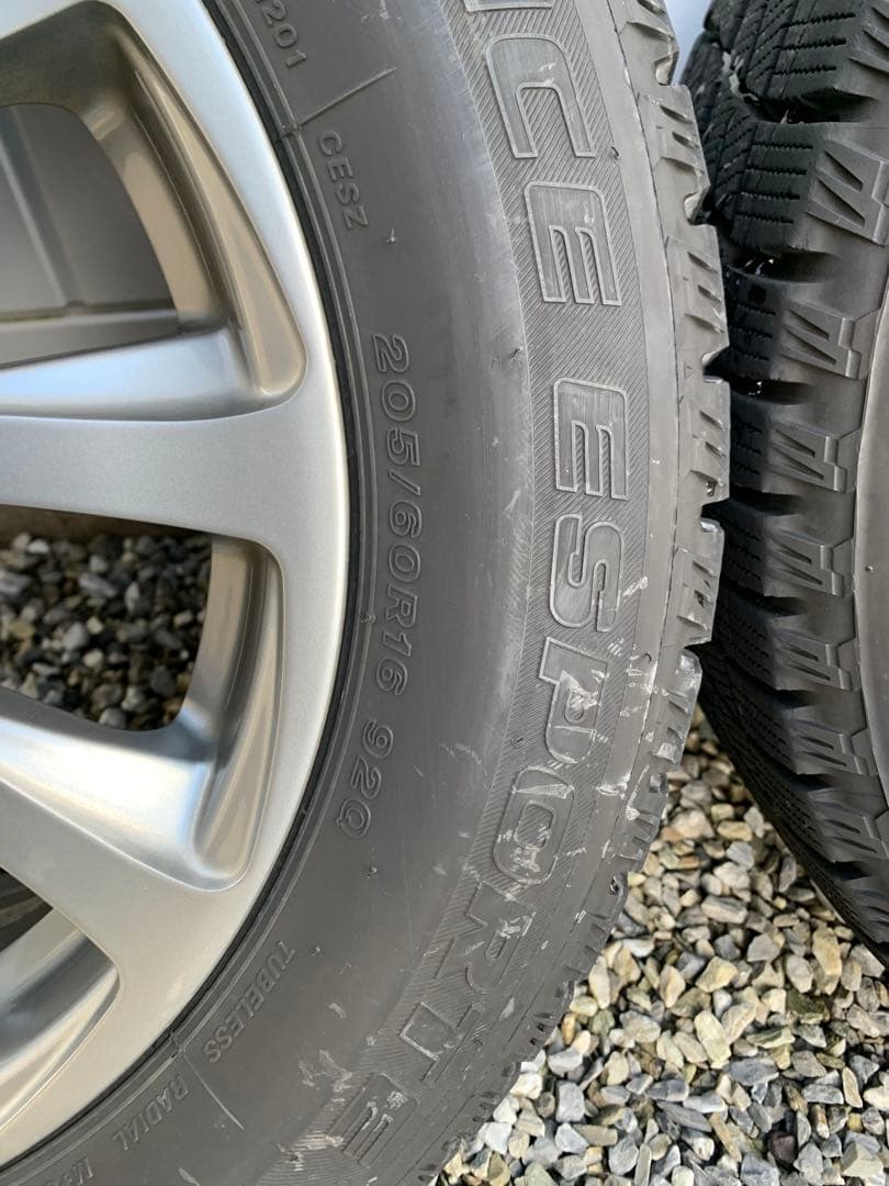 16インチ 205/60スタッドレスタイヤ　ホイールセット（ステップワゴン）