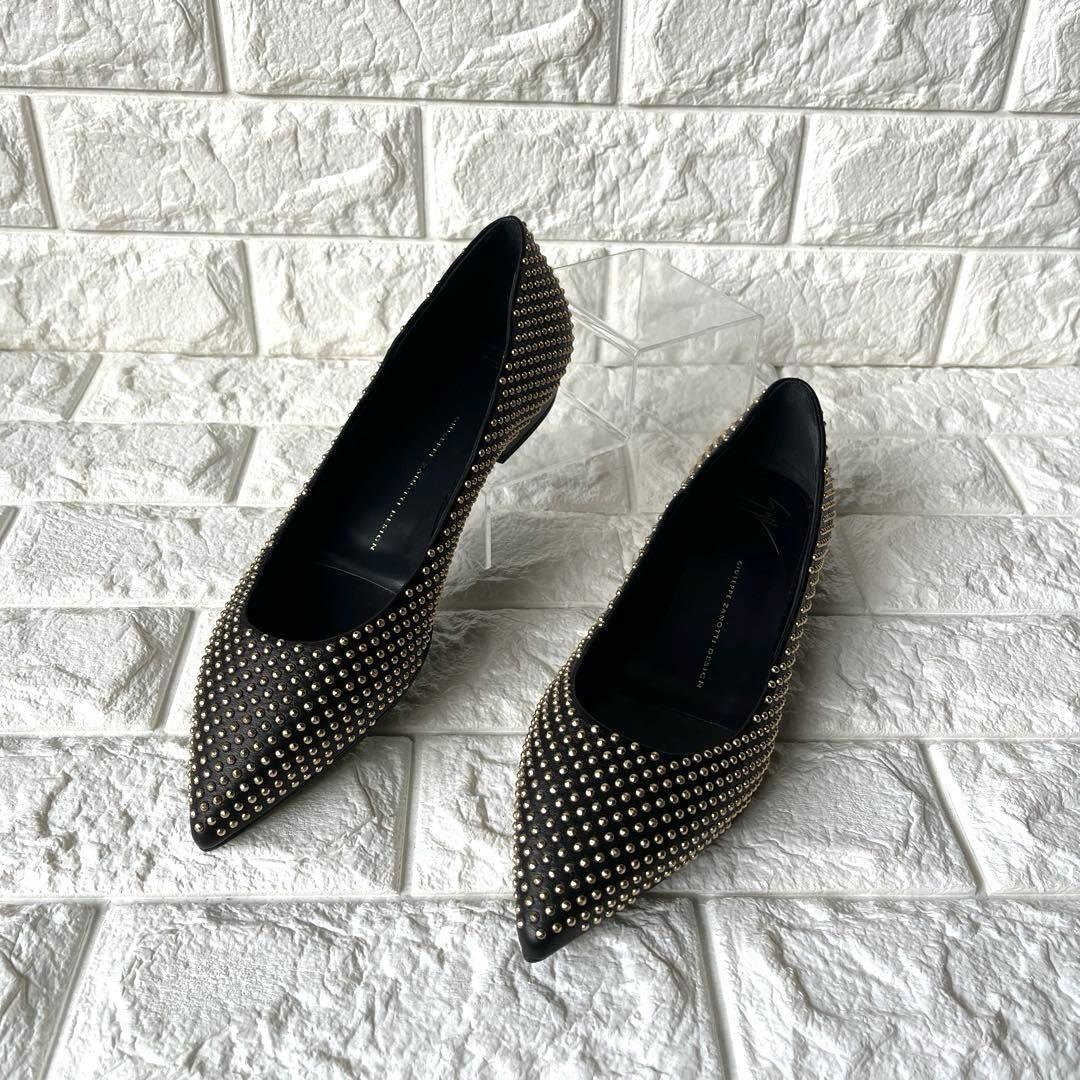 ほぼ新品ジュゼッペ ザノッティ ゴールドスタッズ黒パンプス 37.5 イタリア