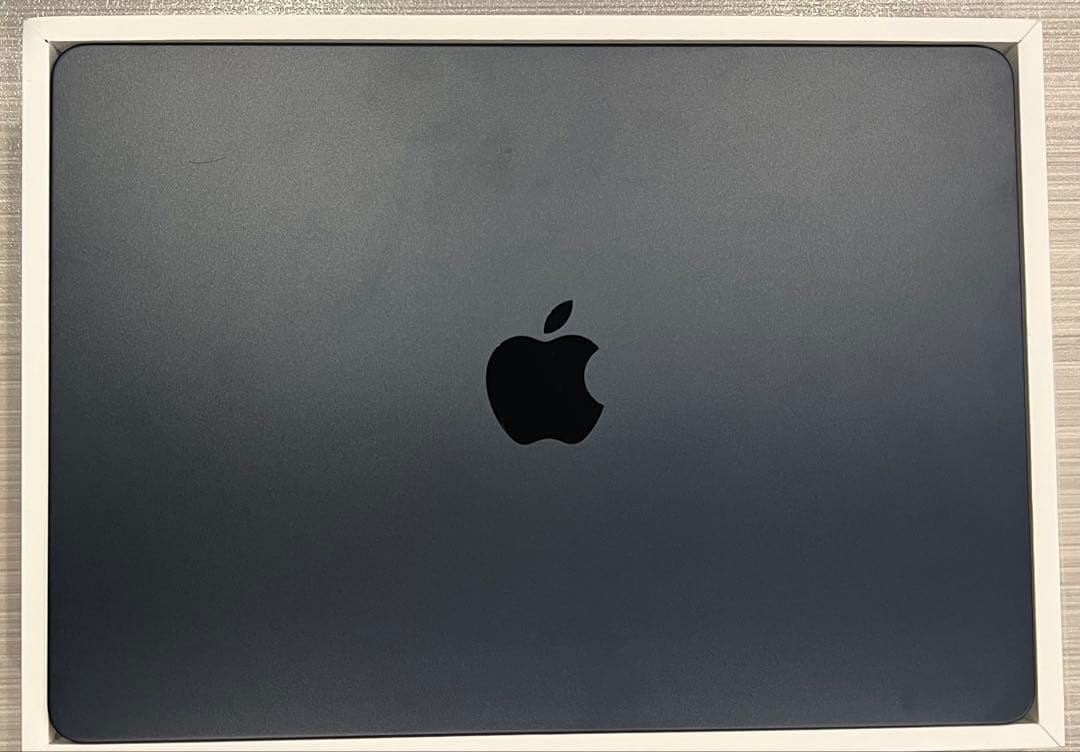 M2 MacBookAir 13インチ ミッドナイト 8GB 256G