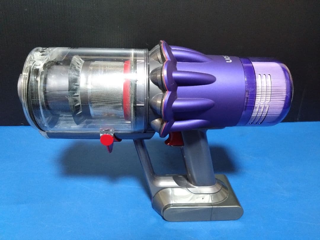 人気機種！最終値下げ！dyson‼️デジタルスリムフィラフィ SV18②