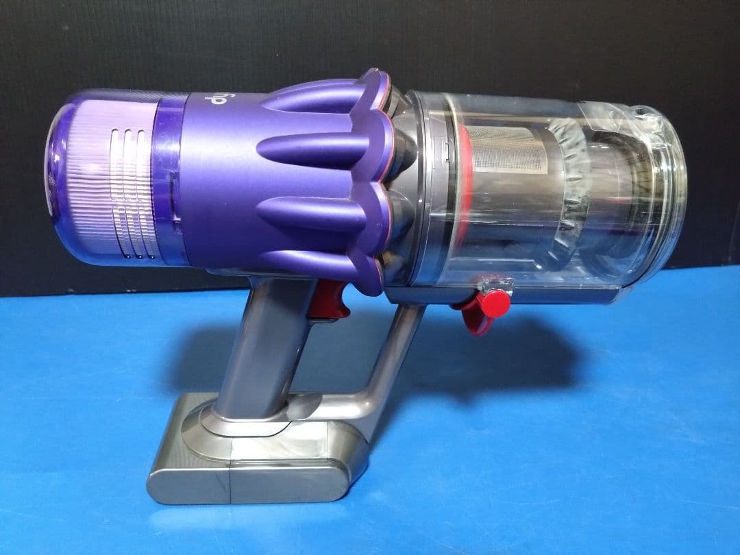 人気機種！最終値下げ！dyson‼️デジタルスリムフィラフィ SV18②