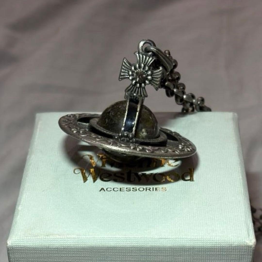 vivienne westwood スモールオーブオーナメンタルネックレス