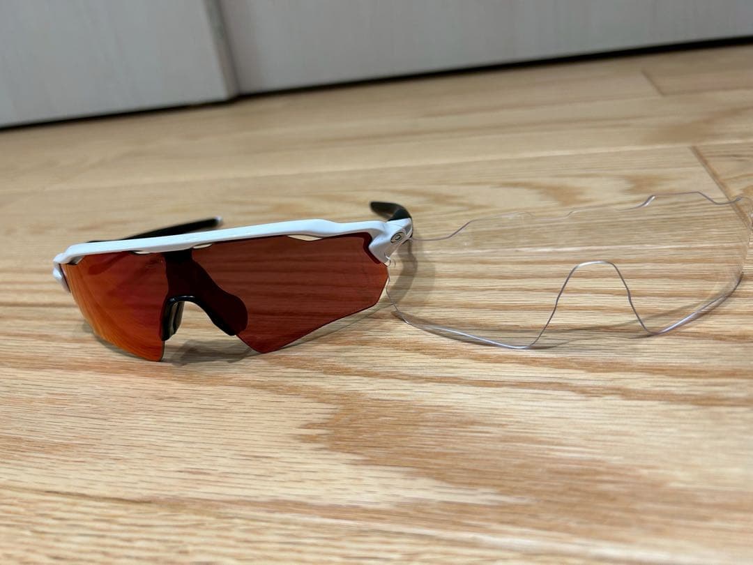 さ*う様 OAKLEY スポーツ用サングラス クリア/レッド レン