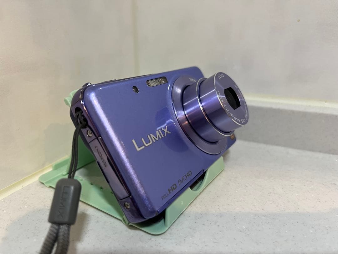 【美品 / 動作確認済 デジカメ LUMIXパナソニック DMC-FX80 水色