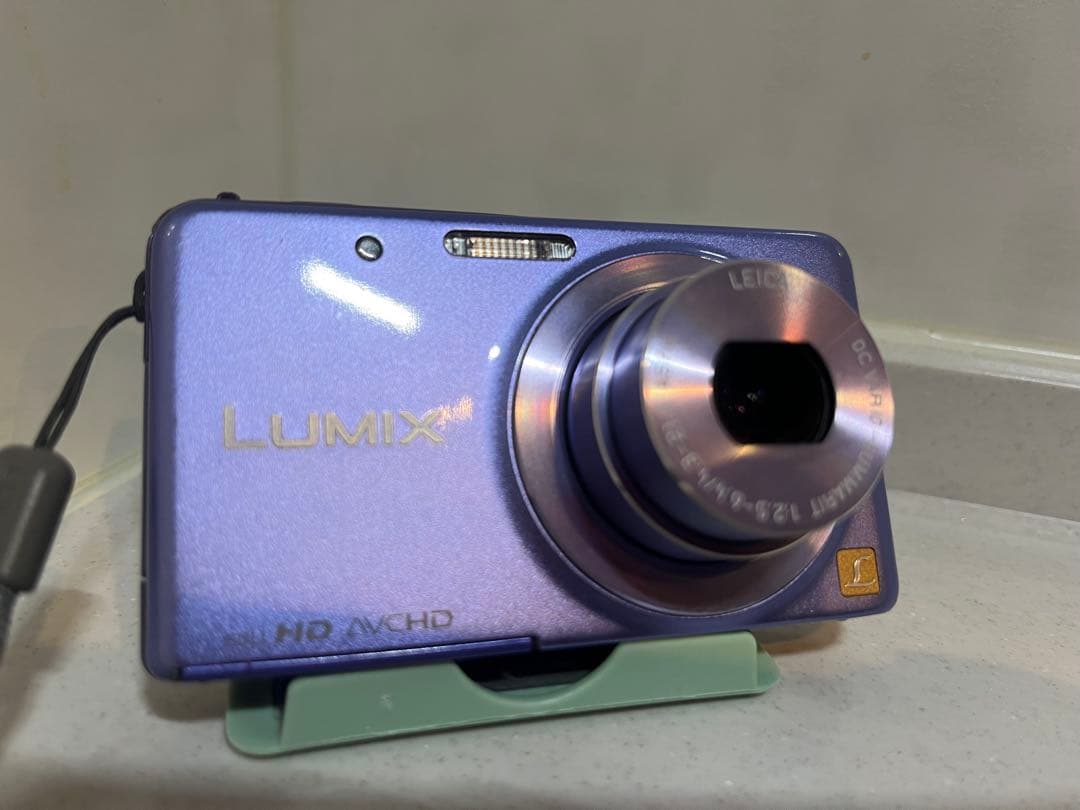 【美品 / 動作確認済 デジカメ LUMIXパナソニック DMC-FX80 水色