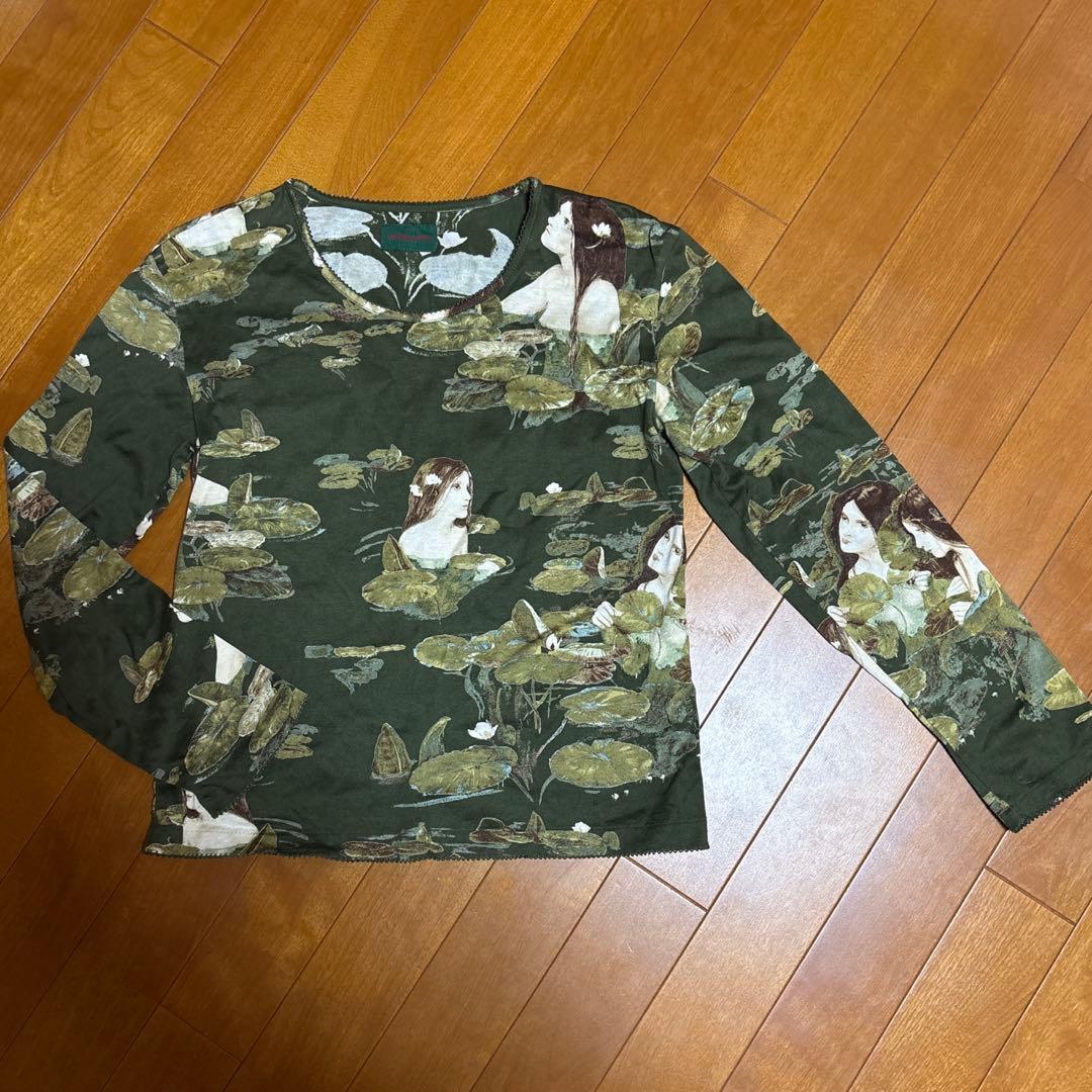 ワンダフルワールド●睡蓮と少女柄のスカートとカットソー