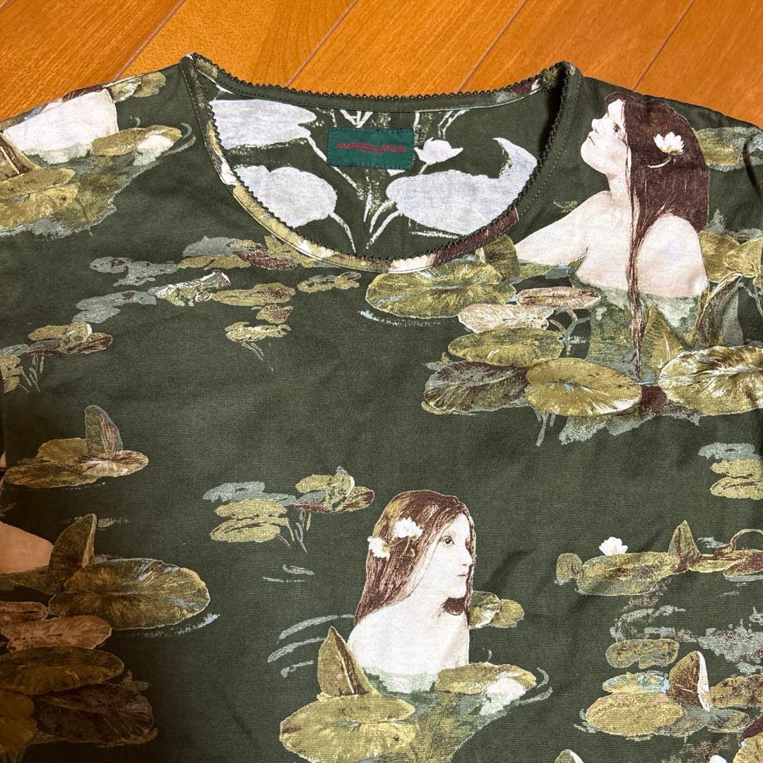 ワンダフルワールド●睡蓮と少女柄のスカートとカットソー