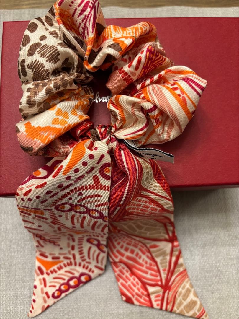 Ferragamo フェラガモ　ヘアアクセサリー　シュシュ新品未使用品