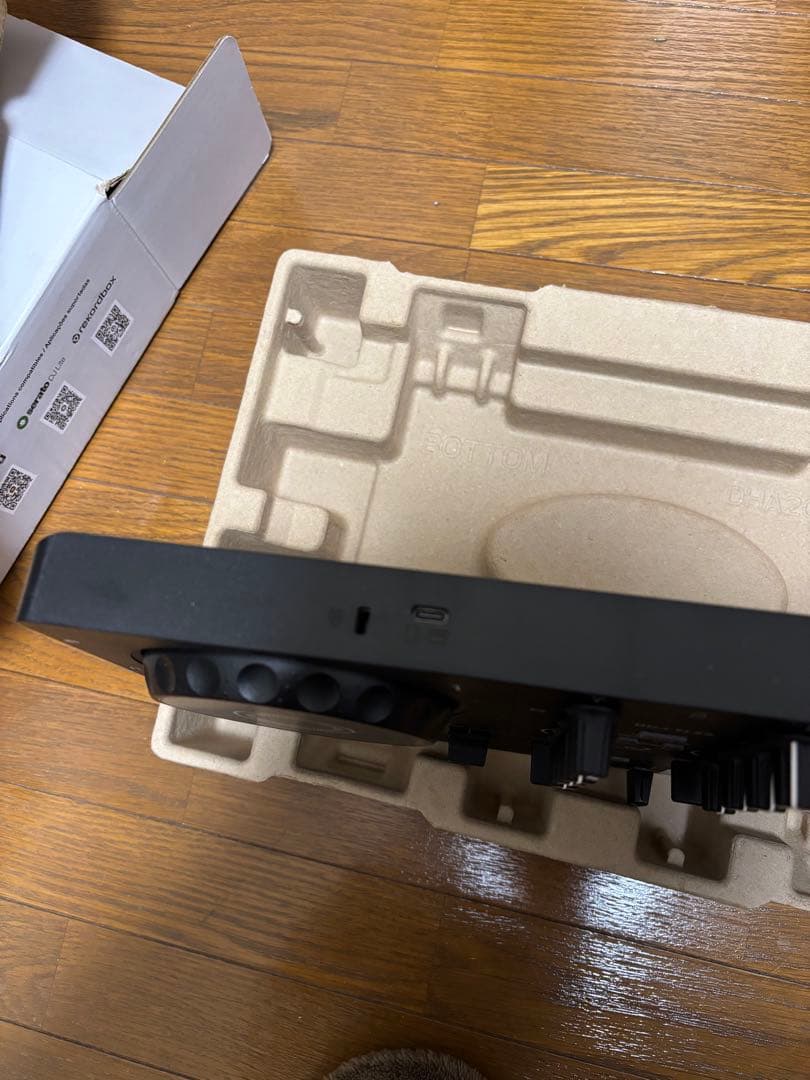 DJコントローラー　AlphaTheta DDJ-FLX2