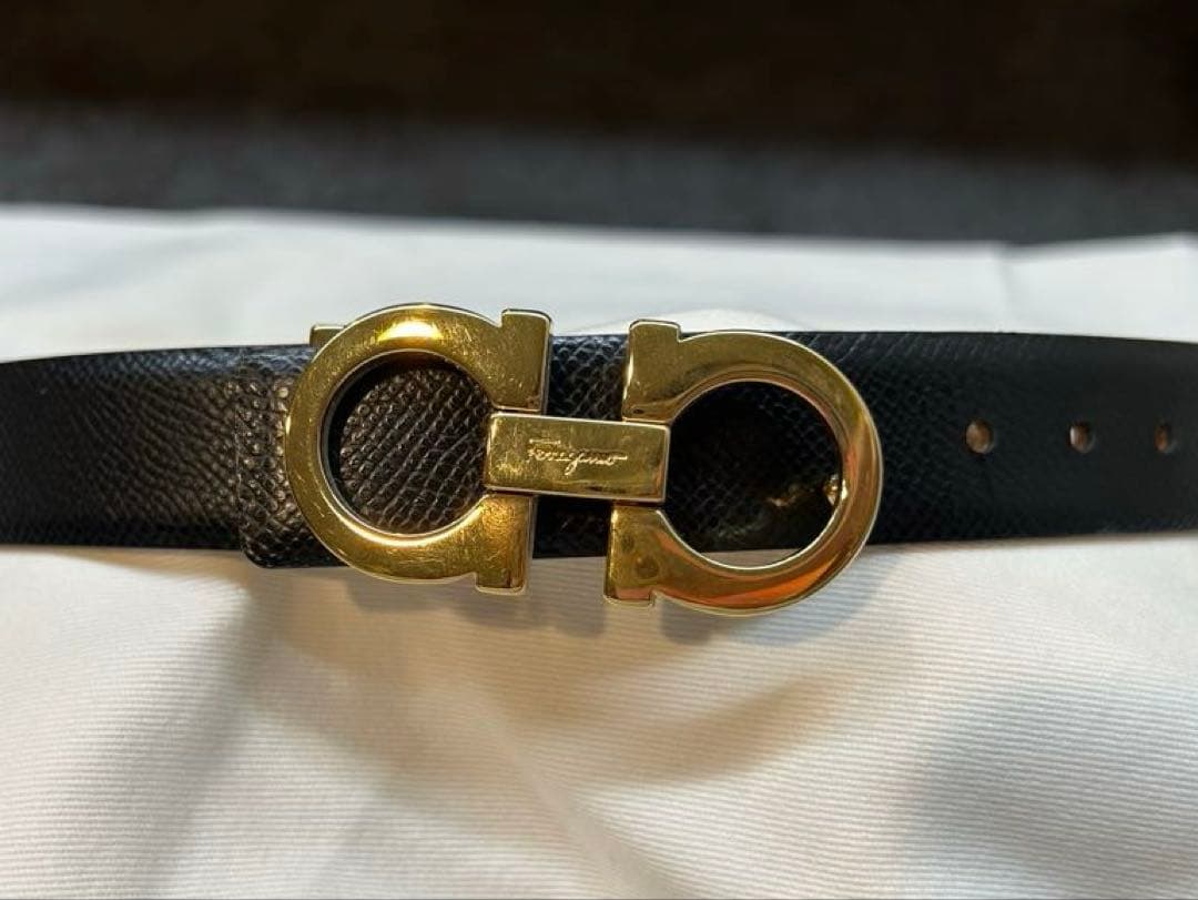 Salvatore Ferragamoレザーベルト ブラック×オフホワイト