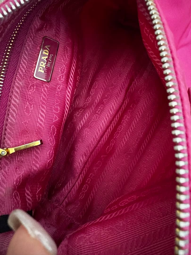 PRADA プラダ ポーチ コスメポーチ ナイロン　ピンク メイクポーチ