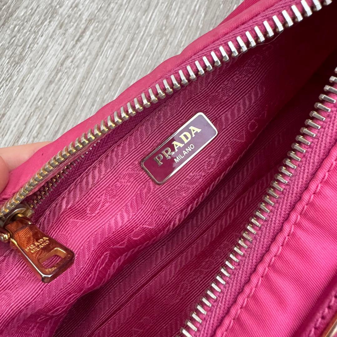 PRADA プラダ ポーチ コスメポーチ ナイロン　ピンク メイクポーチ