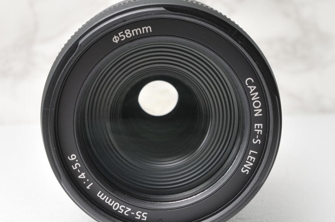 望遠レンズCanon EF-S 55-250mm IS⭐️手ぶれ補正 ズーム