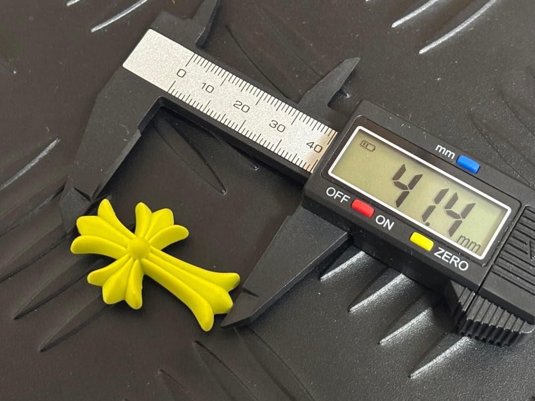 非売品ノベルティクロムハーツ　クロスラバートップイエローボールチェーン付き