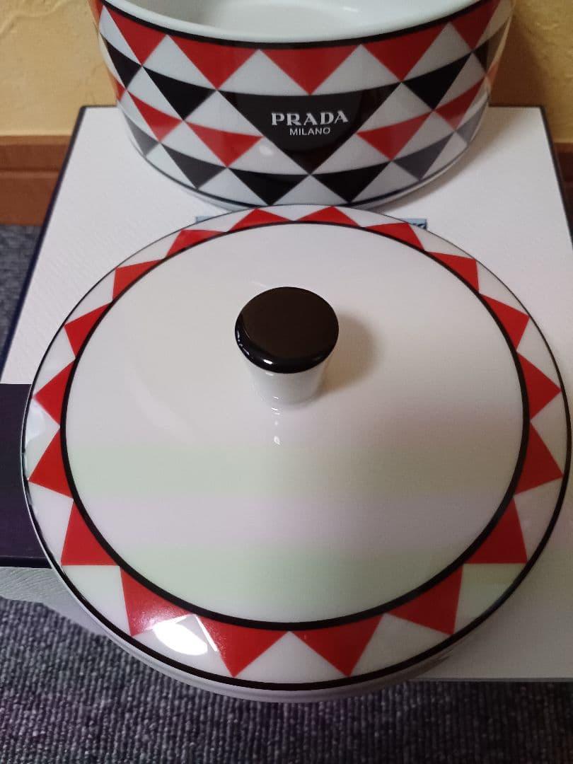 正規品　PRADA　ポーセリン　小物入れ 陶器　ジュエリーケース　未使用