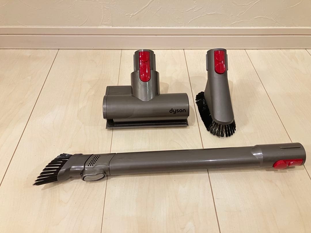 ダイソンV8 SV10K マキタ18vバッテリー仕様 分解清掃済み ノズル5点
