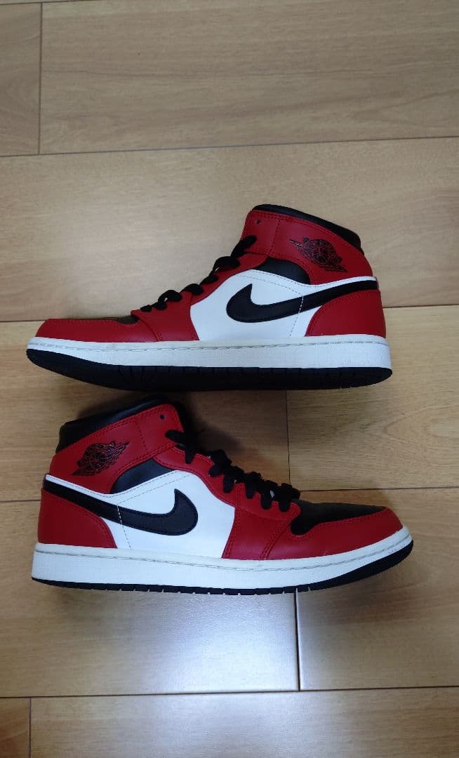 靴 NIKE AIR JORDAN 1 MID CHICAGO 25.5cm