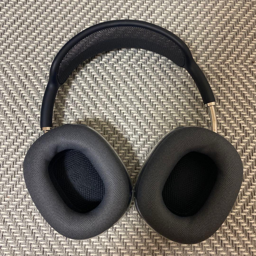 AirPods max カバー付き