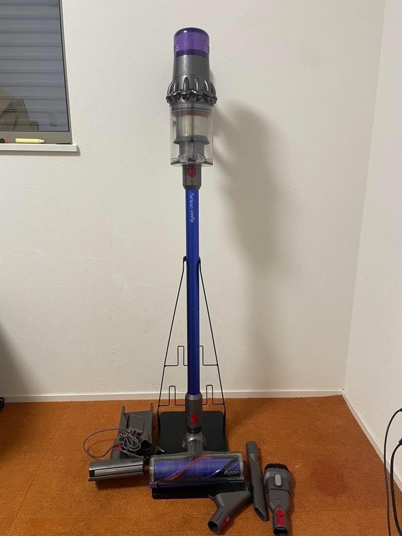 Dyson V11 Fluffy スティッククリーナー（ジャンク） 掃除機