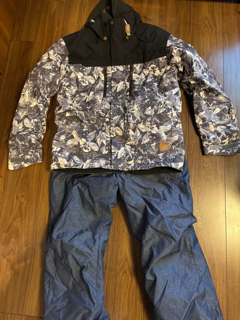 ONYONEスキースノボー雪山ウェア　上下セットメンズ身長175 L