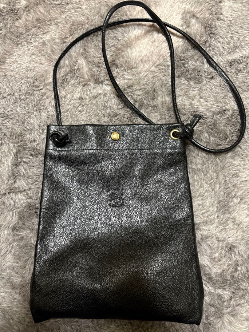 【11/24限定価格】IL BISONTE クロスボディバッグ
