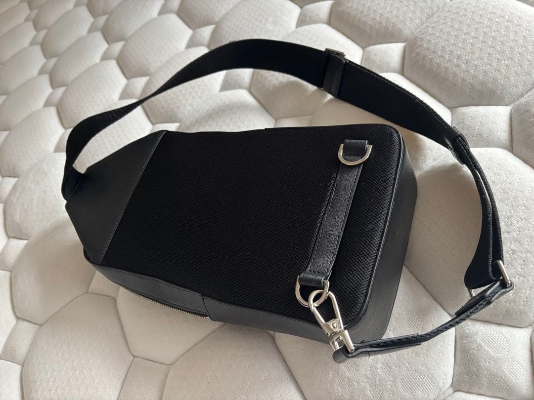 Paul Smith ポールスミス　ストローグレインレザー　ボディバッグ　黒