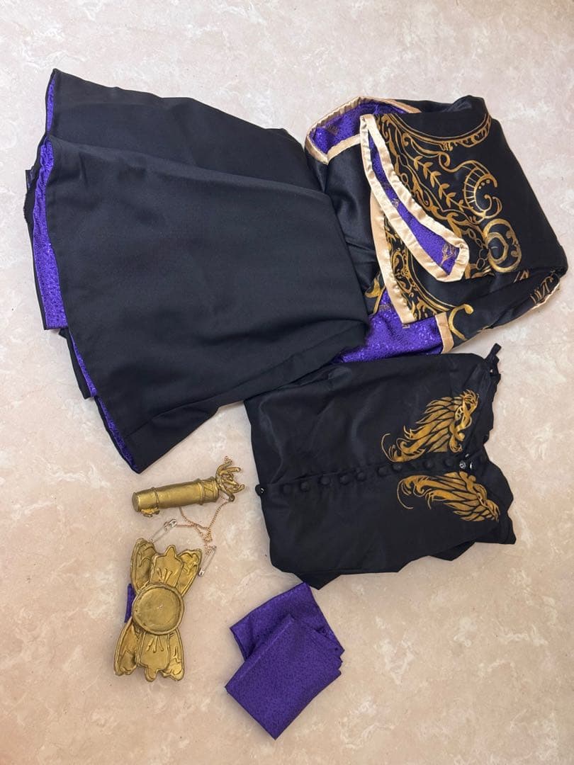 ヴ*ル様 ツイステッドワンダーランド　式典服ブーツ付き