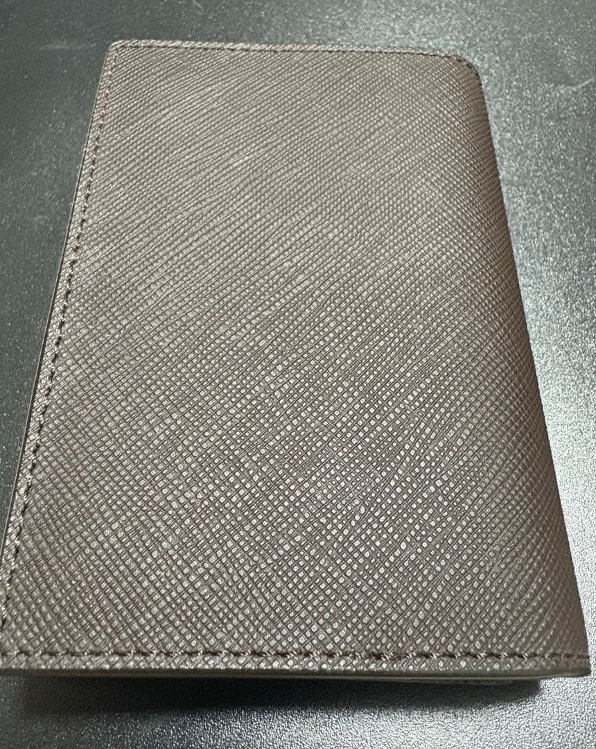 Dunhill(ダンヒル) 未使用✨お得 ブラウンレザー名刺入れ メタルロゴ付き