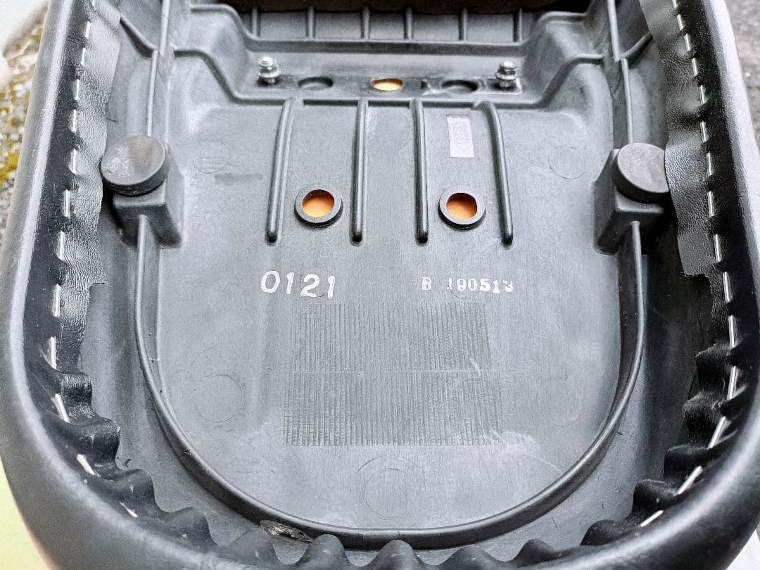 美品 カワサキ 純正 ローシート W650 W400用 ダウン (デイトナ)