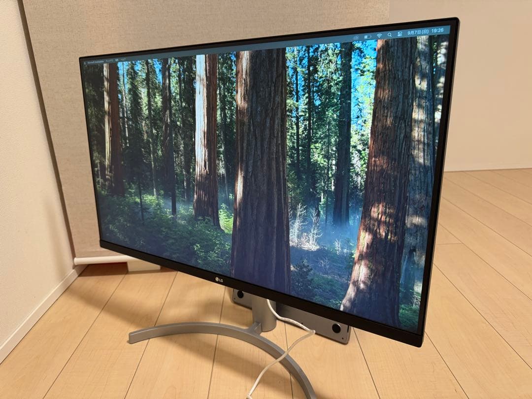2025年製 美品 LG 4K モニター ディスプレイ 32UN650K-W