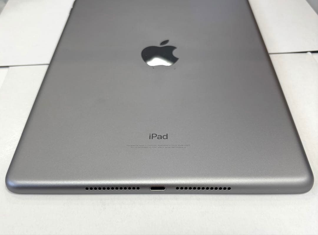 ❹ iPad 第5世代★32Ｇグレー