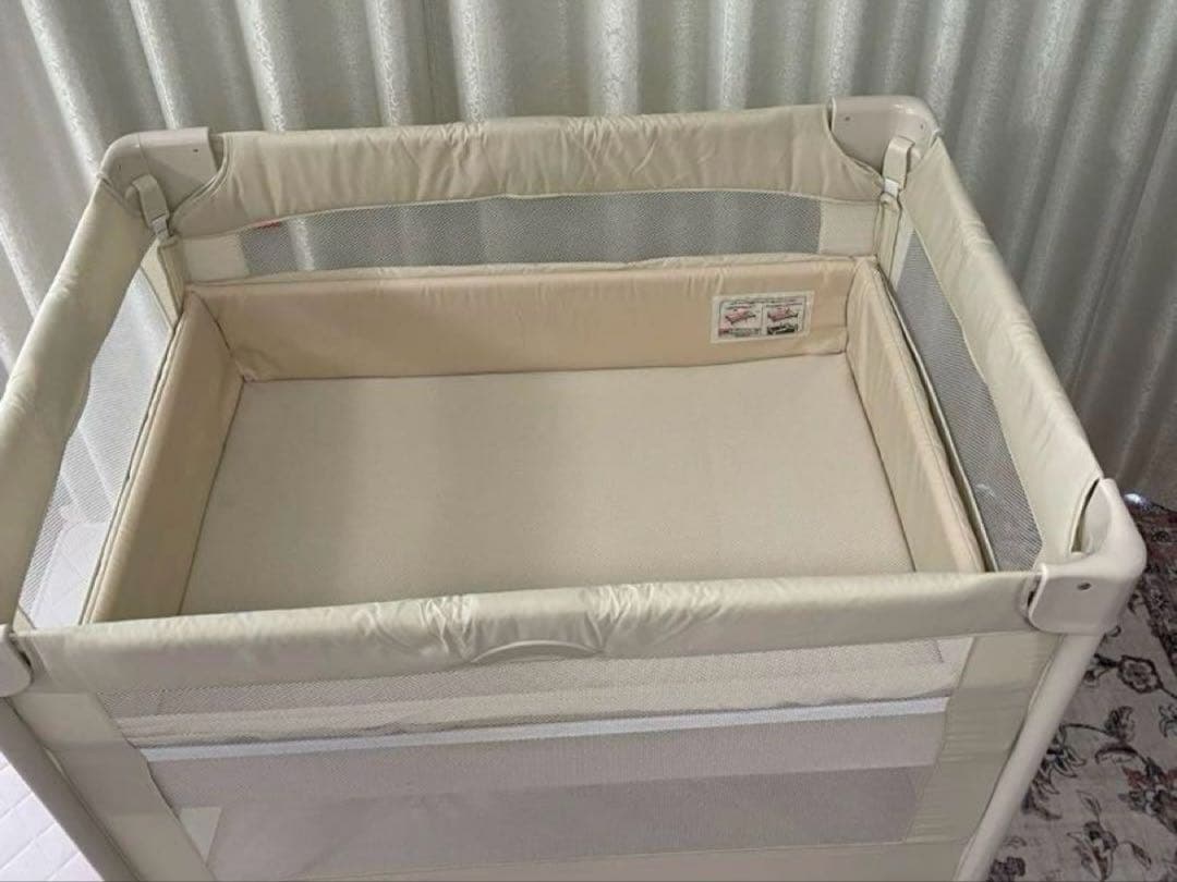 ベージュ メッシュ ベビーベッド 折りたたみ式