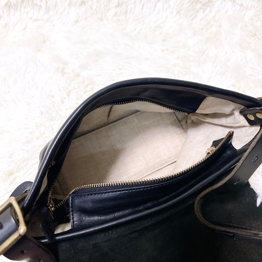 SLOW スロウ オールレザー ショルダーバッグ 斜め掛け　本革 メッセンジャー