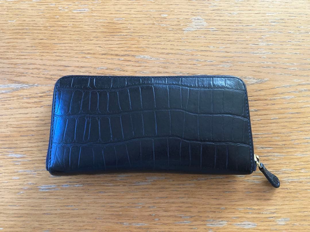 美品 Felisiレザー ラウンドジップ 長財布 ブラック 125 黒