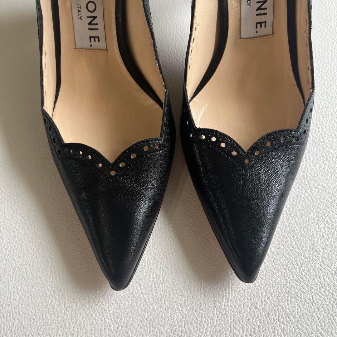 美品　ネブローニ　スカラップ パンチング　レザー　パンプス　レース　ヒール　24