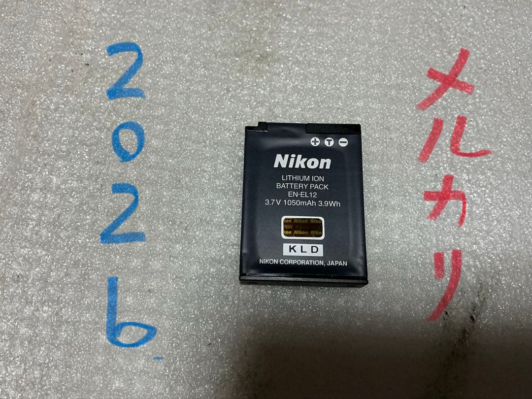 Nikon／COOLPIX S8100【中古品　電池付き】。