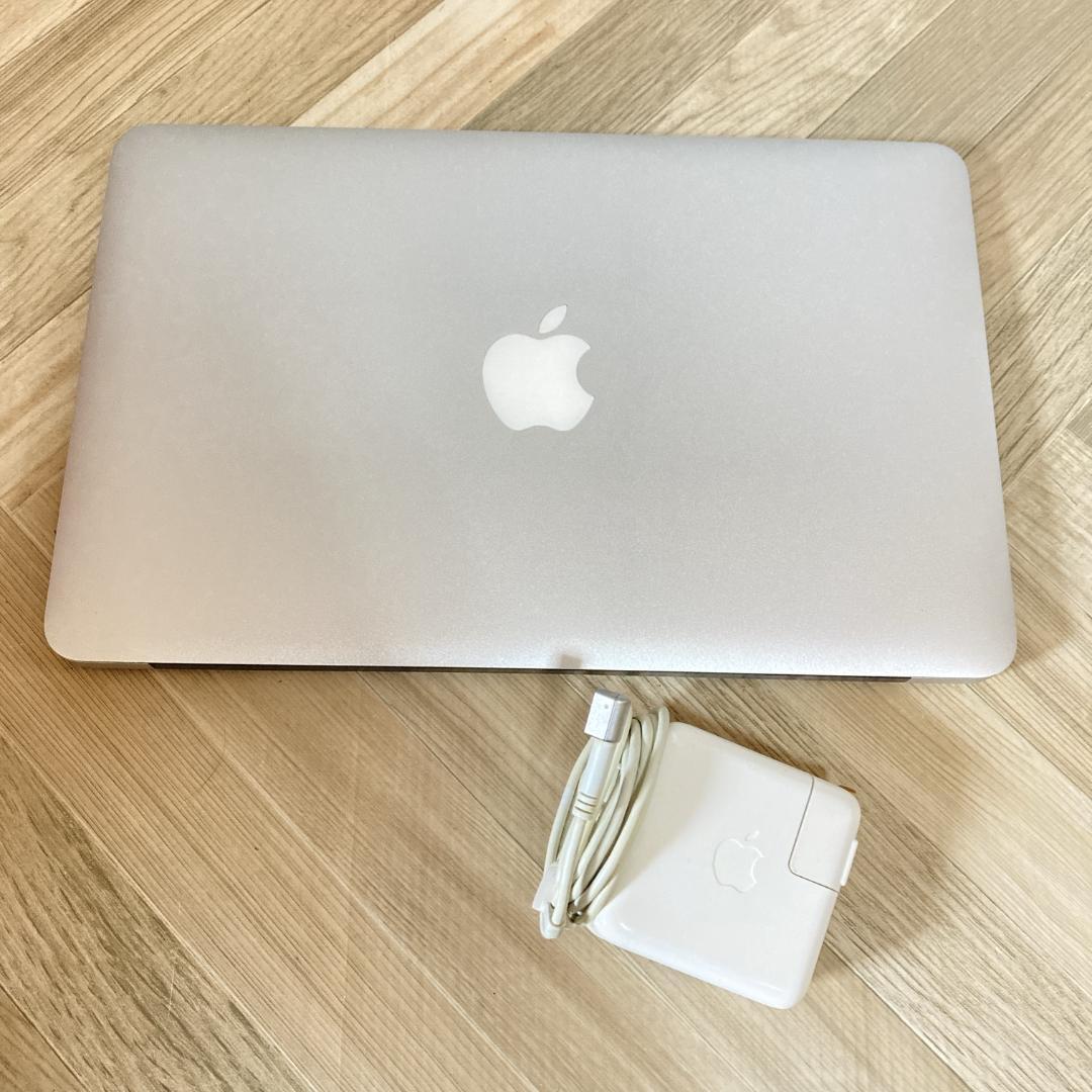 B2【Apple】 MacBook Air 11インチ